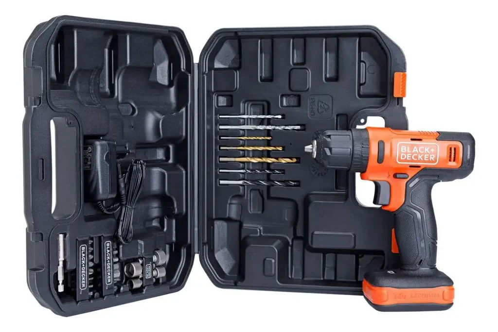 Furadeira e parafusadeira BLACK+DECKER BCD712VHDK com bateria, carregador e acessórios